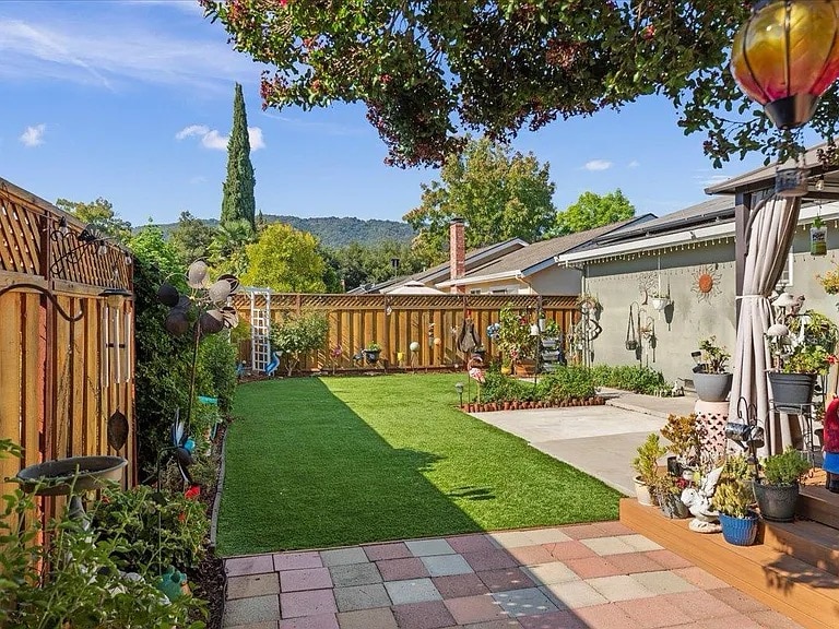 Building Photo - 7330 Wren Ave