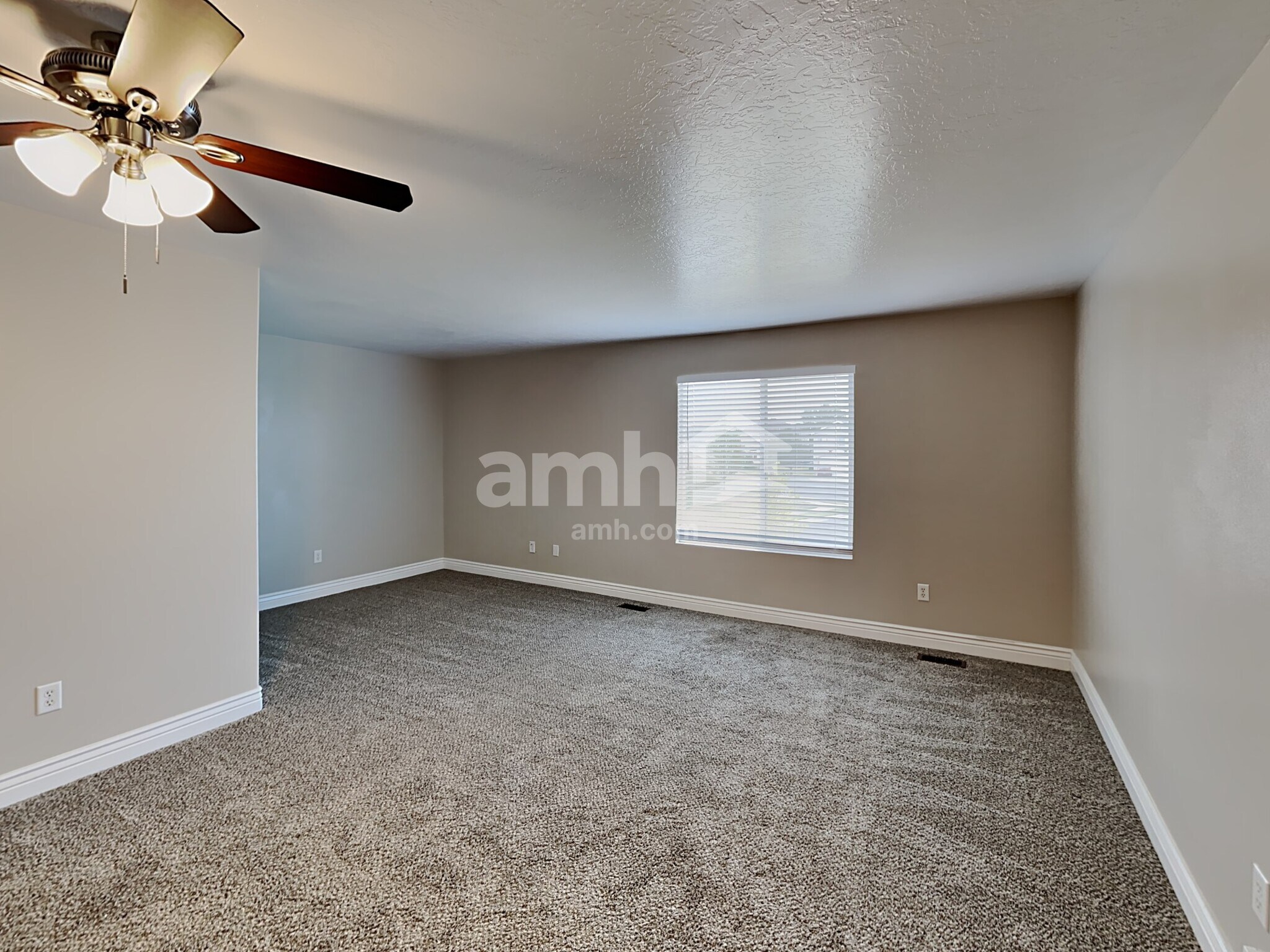 Building Photo - 1460 Heather Ln