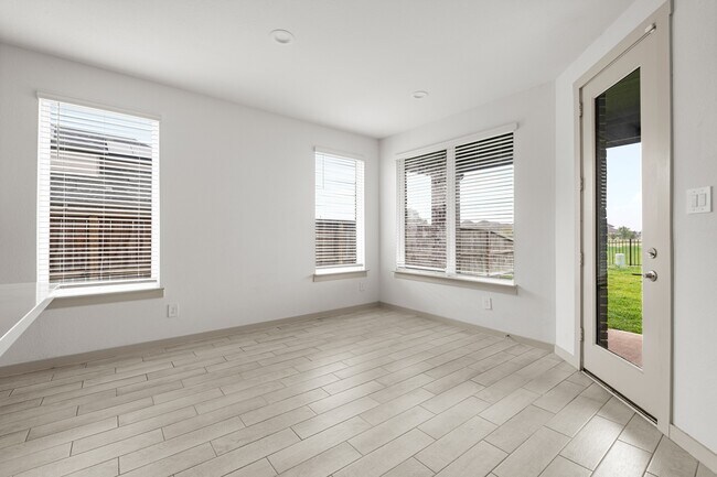 Building Photo - 29231 Red Rocks Pk Dr