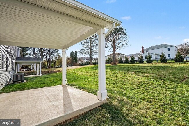 Building Photo - 120 HART Ln