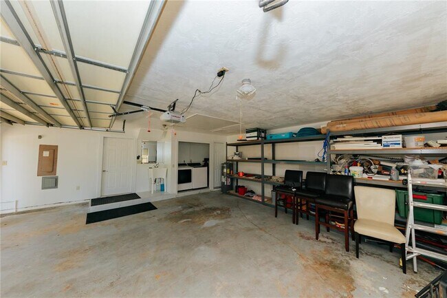 Building Photo - 1624 Sheffield Dr
