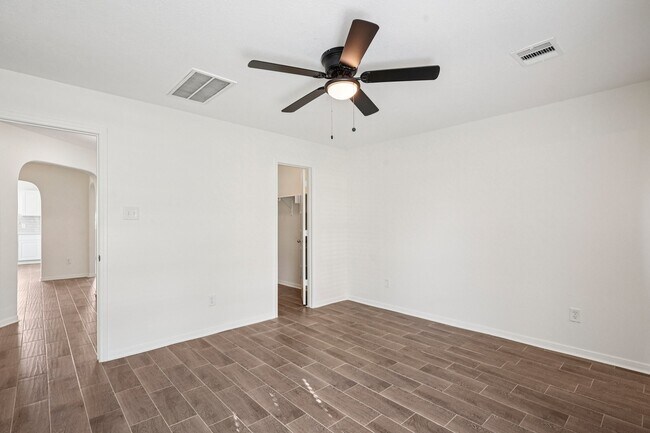 Building Photo - 11926 Panay Dr