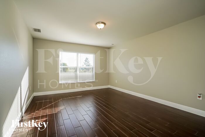 Building Photo - 3313 NE 15th Pl