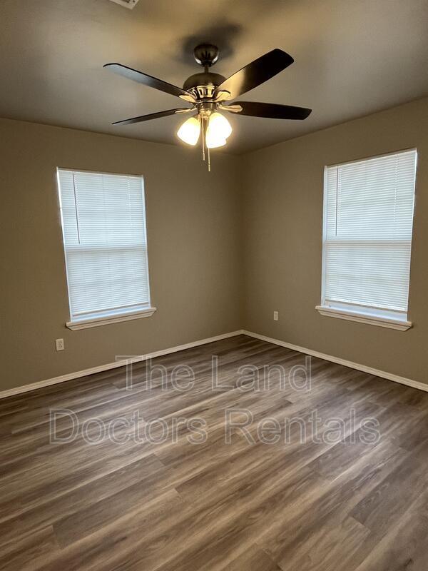 Building Photo - 13773 County Rd 1554