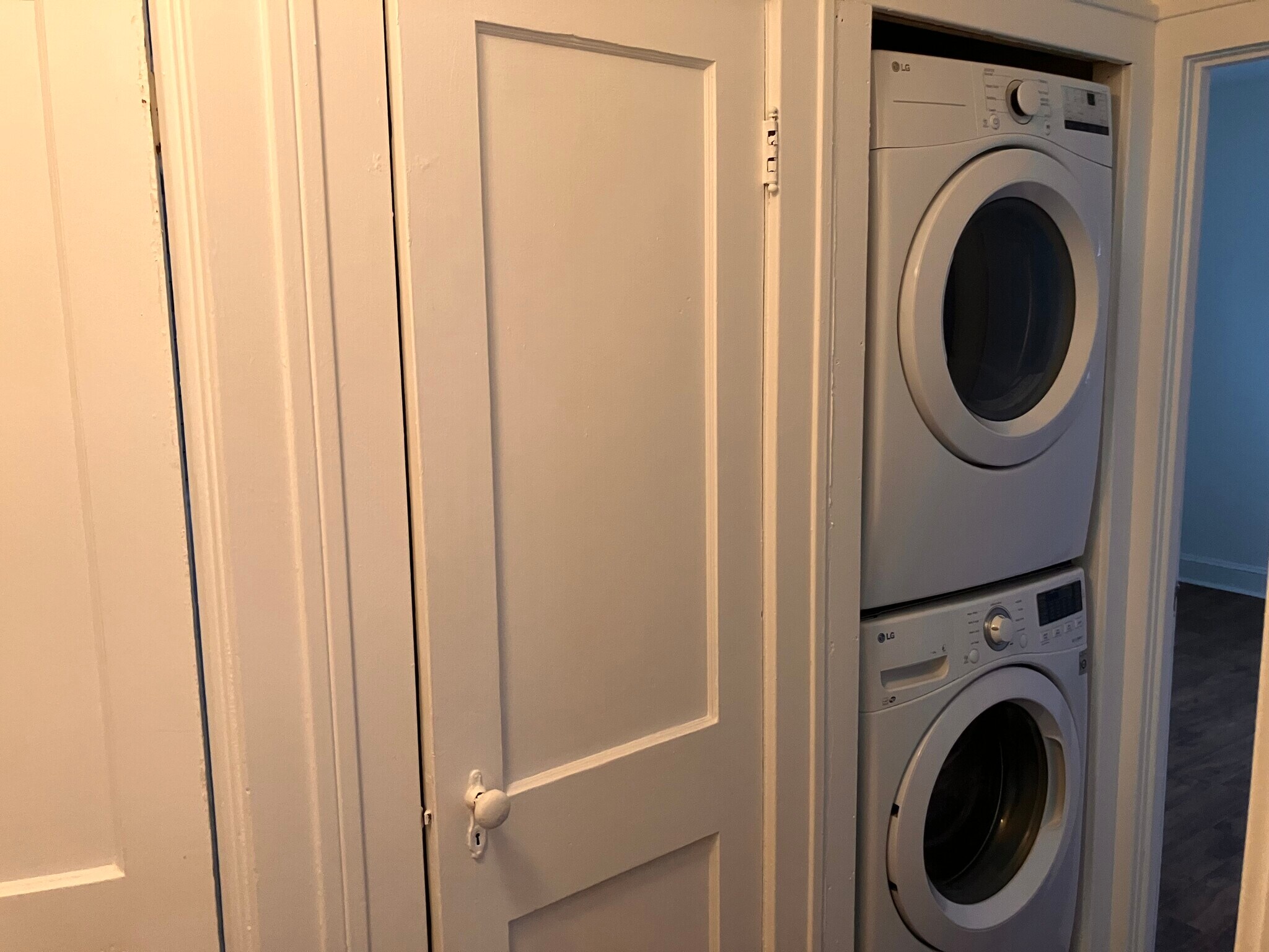 Washer/dryer in apartment - 895 Mercer St