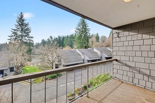 Building Photo - 13820 NE 65th St