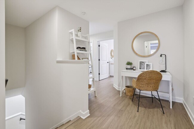 Building Photo - Model 3 Bedroom Town Home