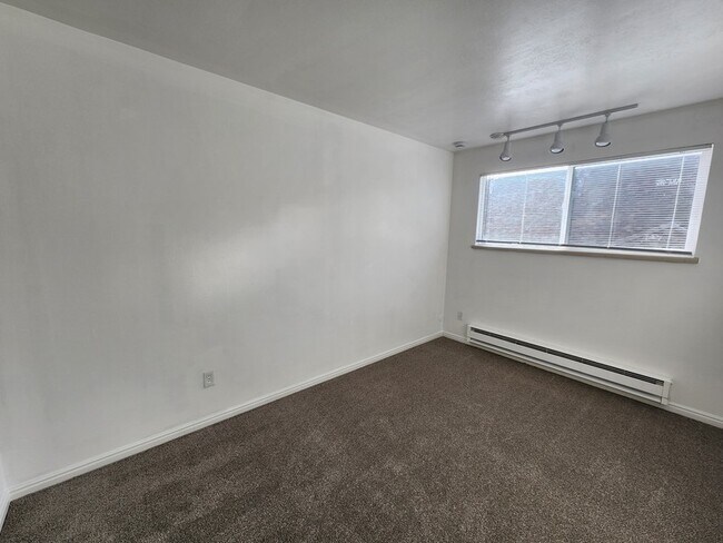 Building Photo - 717 S 600 E