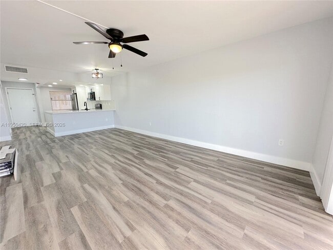 Building Photo - 3110 N Pine Island Rd