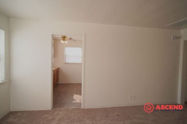 Building Photo - 2301 Olympic Dr