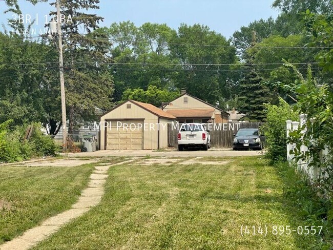 Building Photo - 4456 N 45th St
