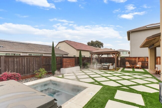 Building Photo - Beautiful 4-Bedroom, 3-Bath Home on a Quiet Cul-de-Sac in Woodland