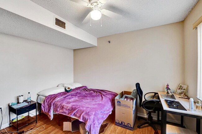 Building Photo - 9470 Tangerine Pl