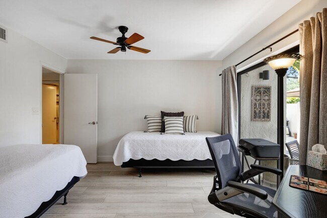 Building Photo - ** RETREAT AT NAPLES ** 3 BED / 2 BATH - C...