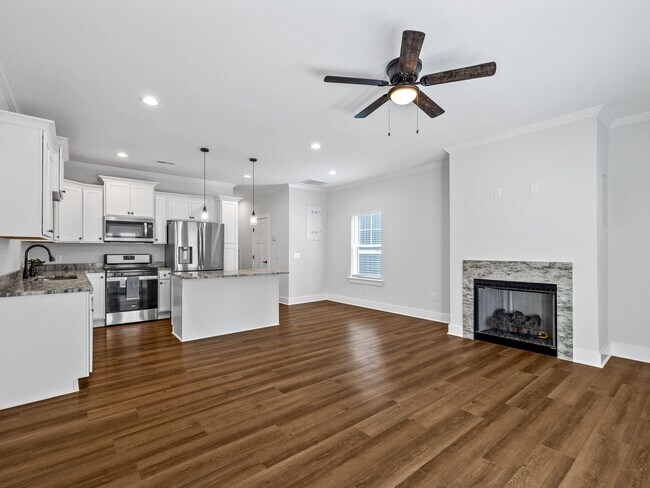 Building Photo - 3 Bed, 2.5 Bath - Lucky Penny - Furnished ...