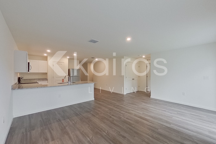 Building Photo - 8475 W 98th Ave