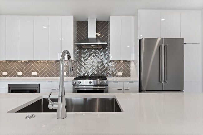Building Photo - 2 Bed 2 Bath Apartment in West Midtown!