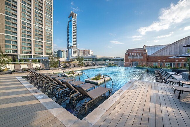 Building Photo - Luxuriously Rustic Paradise