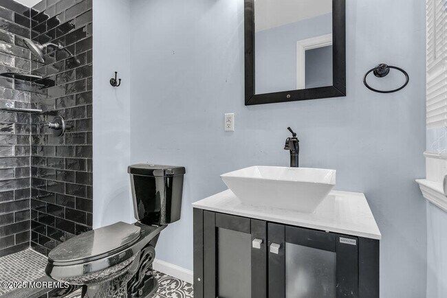 Building Photo - 260 Howard Ave