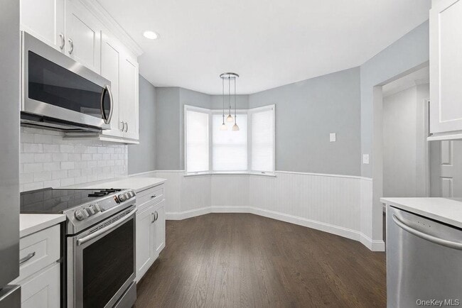 Building Photo - 305 Glenwood Dr