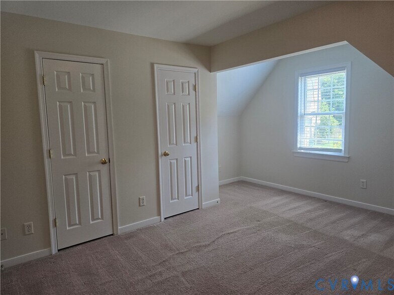 Building Photo - 9521 Pine Trails Ct