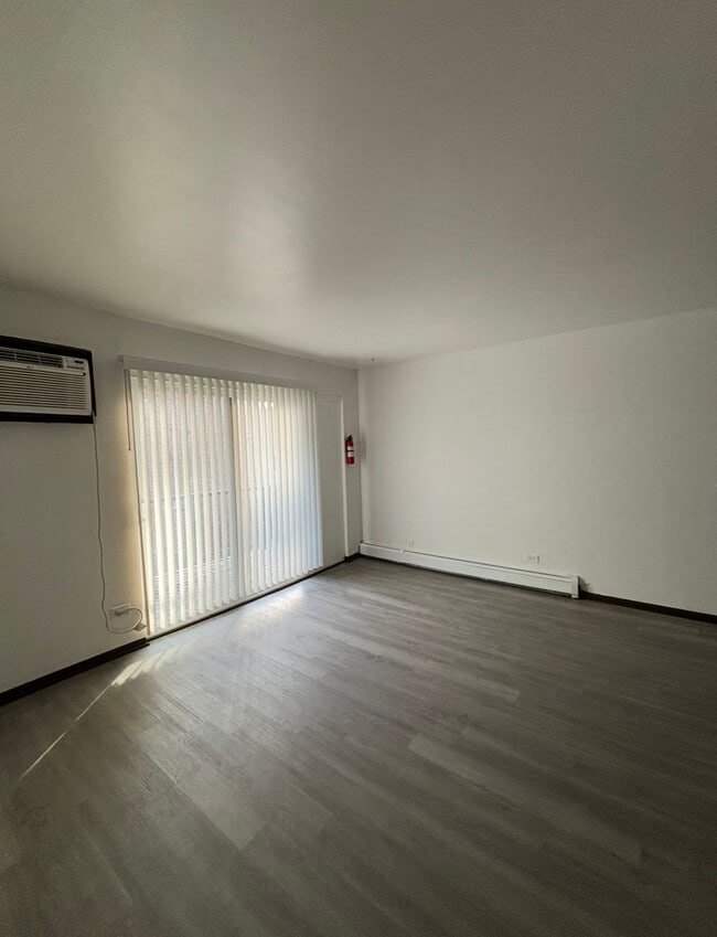 Building Photo - 3060 Bernice Ave