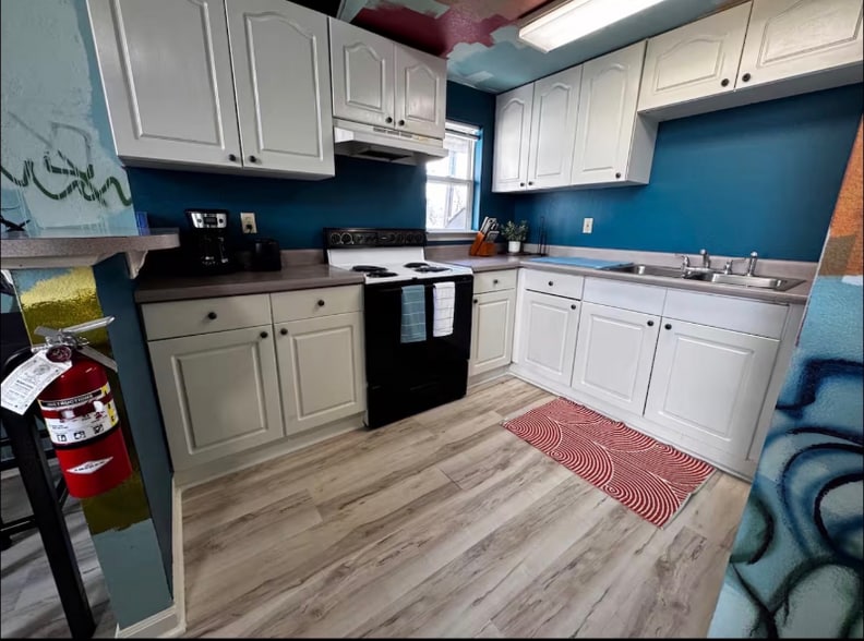 Building Photo - 414 Chestnut St