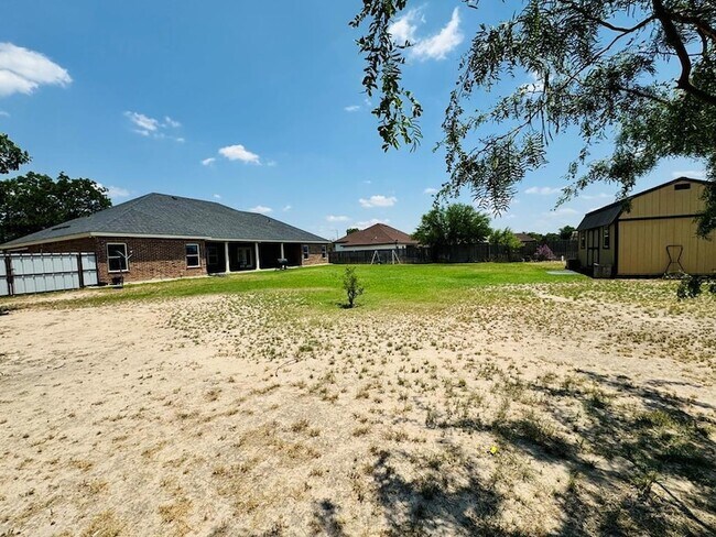 Building Photo - 243 Eagle View Road