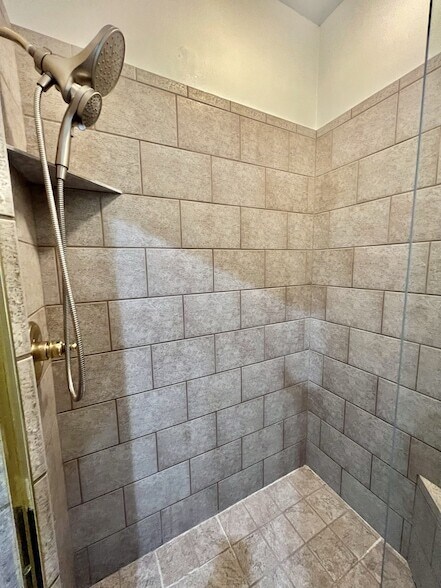 Building Photo - 508 Stefan Ct