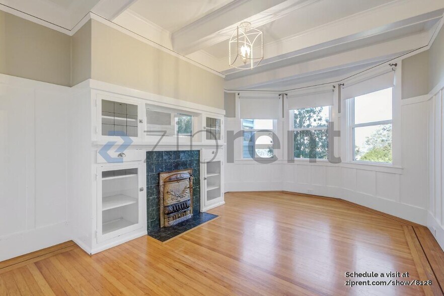 Building Photo - Unit