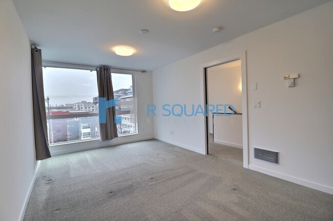 Building Photo - 4447 41st Ave SW