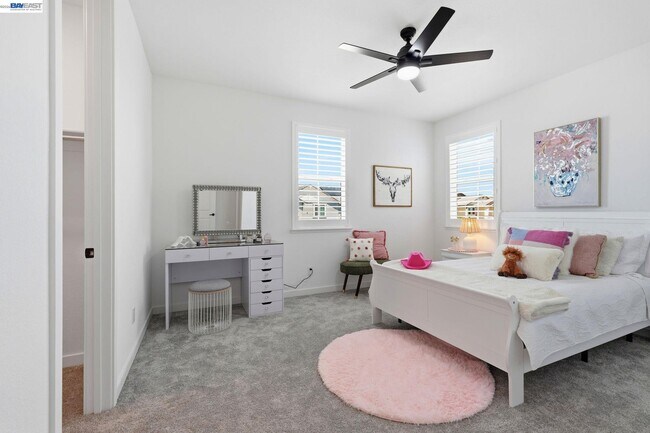Building Photo - 1550 Plumas Dr