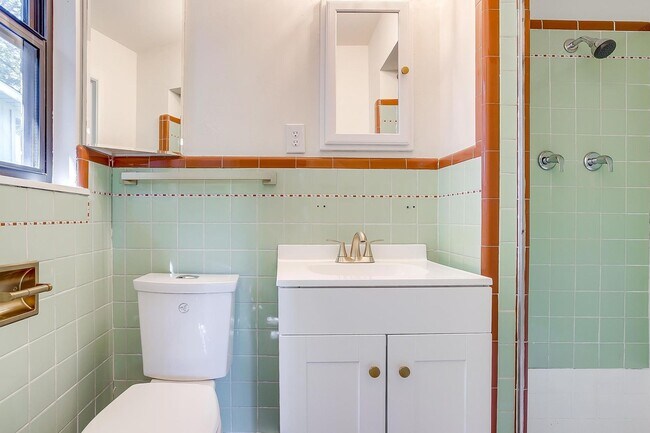Building Photo - Fully Renovated Home in Desirable Fort Wor...