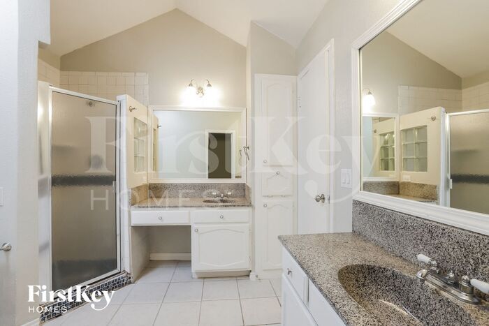 Building Photo - 8747 Summit Pines Dr