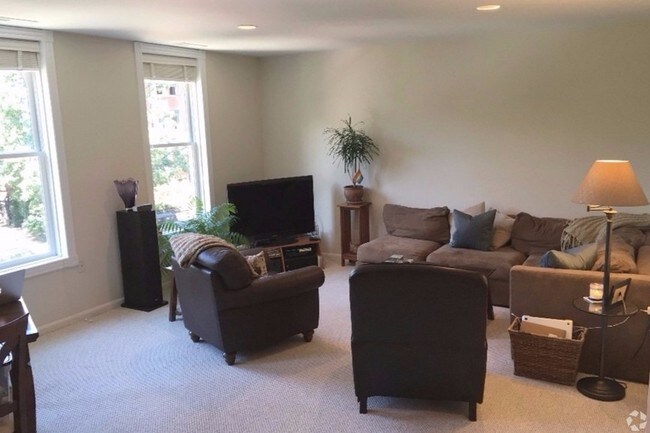 Living Room - 1331 Vermont Ave NW