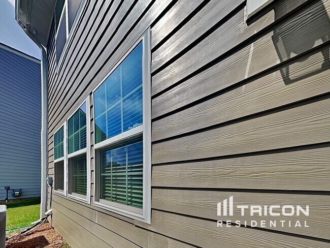 Building Photo - 108 Fennec Dr