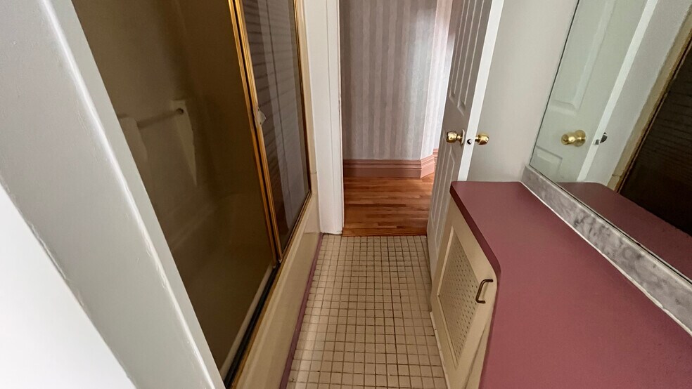 Building Photo - 5859 Hobart St