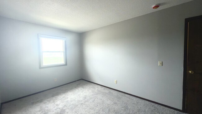 Building Photo - 5326 N Division St