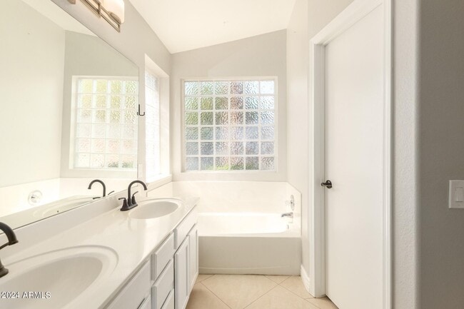 Building Photo - 3212 E Oraibi Dr