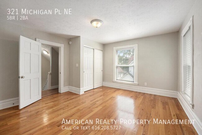 Building Photo - 321 Michigan Pl NE