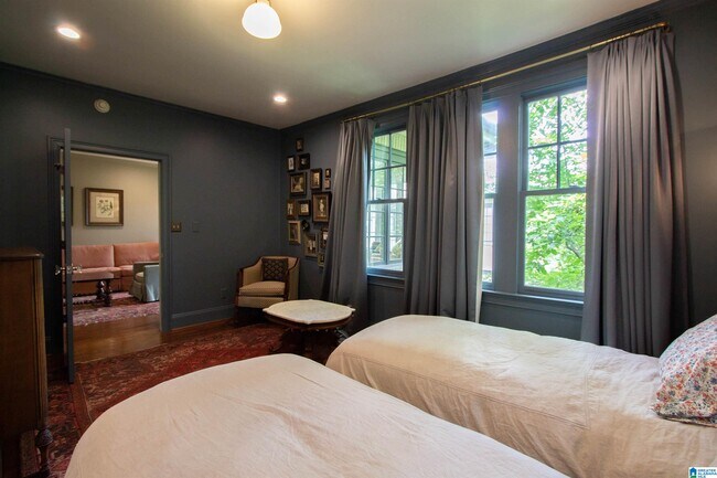 Building Photo - 3121 Highland Ave