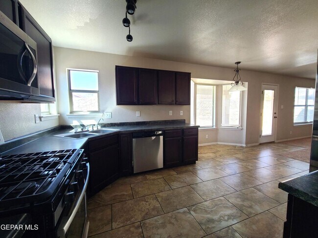 Building Photo - Northeast El Paso 2 story REFRIG A/C Home ...