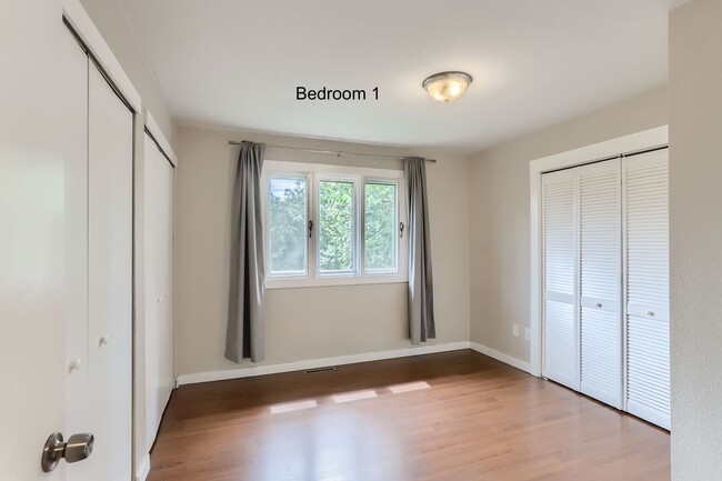 Building Photo - Spacious 3BR + Bonus Room / Office – Garag...