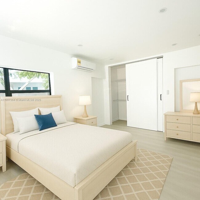 Building Photo - 631 NE 171 St