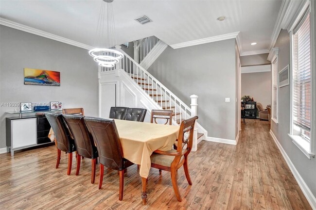 Building Photo - 501 SW 146th Terrace