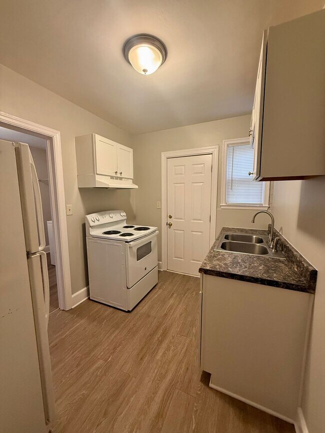 Building Photo - 314/316 N Ireland St