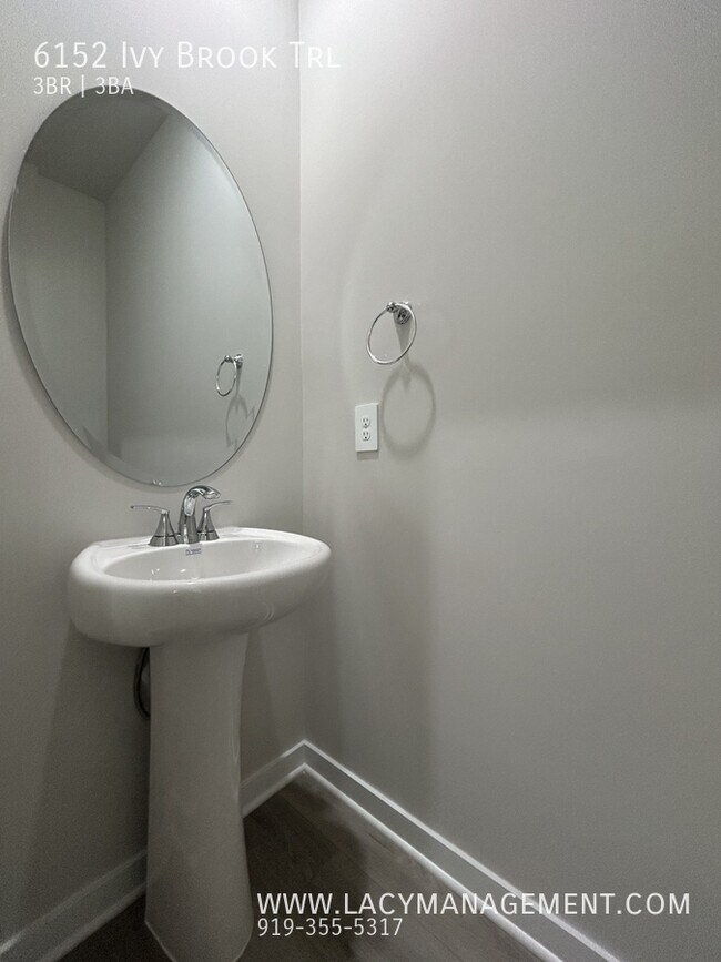 Building Photo - 6152 Ivy Brk Trl