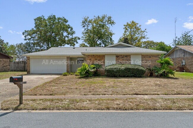 Primary Photo - 137 Deville Dr