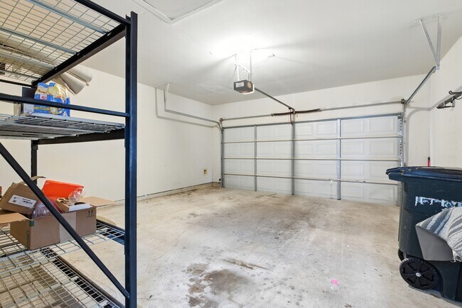 Building Photo - 18607 Camellia Dale tr