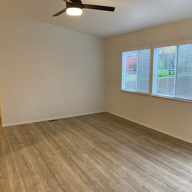 Living Room - 2465 Melru Ln